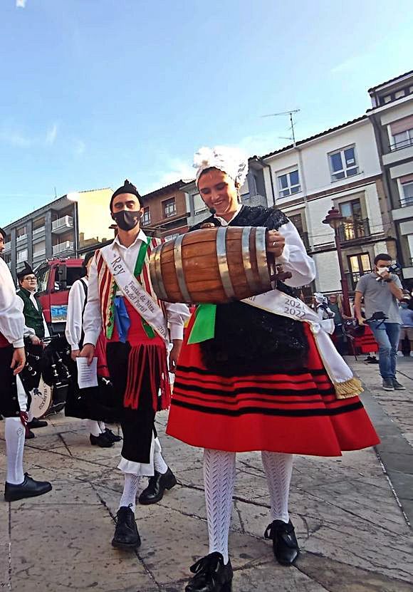 El primer mosto del Festival de la Manzana descorcha “las fiestas de la normalidad” 