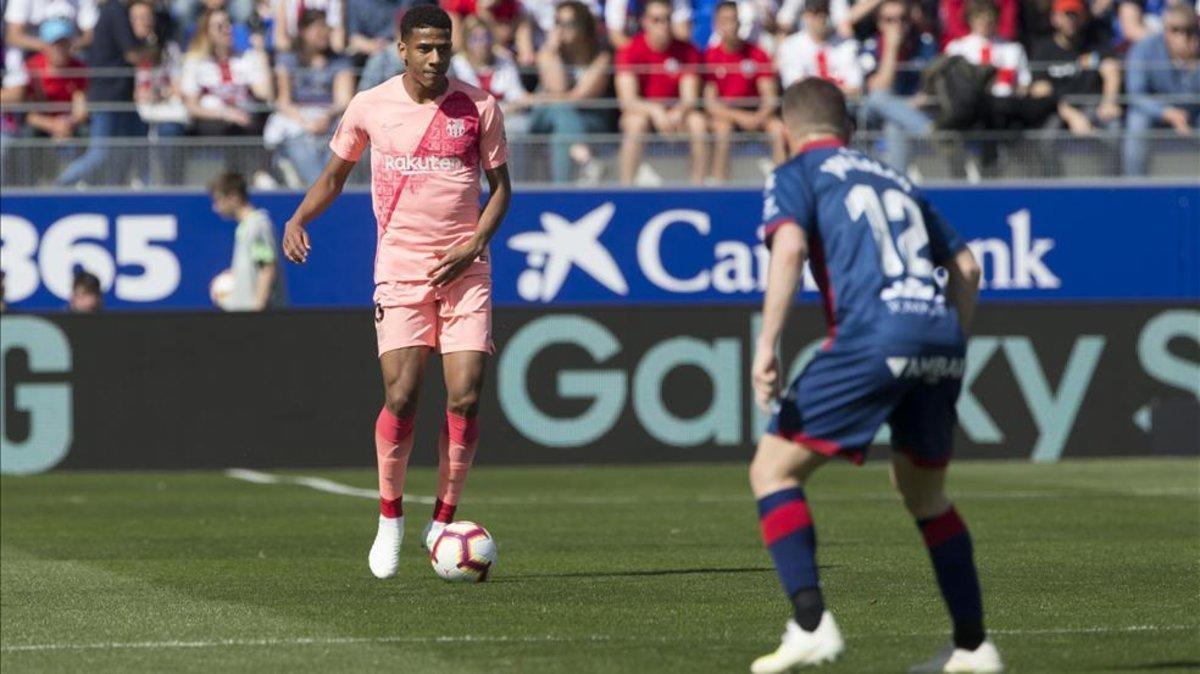 Todibo fue una de las notas positivas del equipo en Huesca