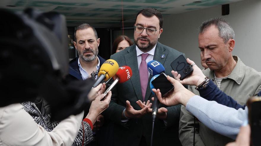 Barbón reconoce los "malos" resultados del PSOE en Andalucía y llama a "reconectar con la sociedad"