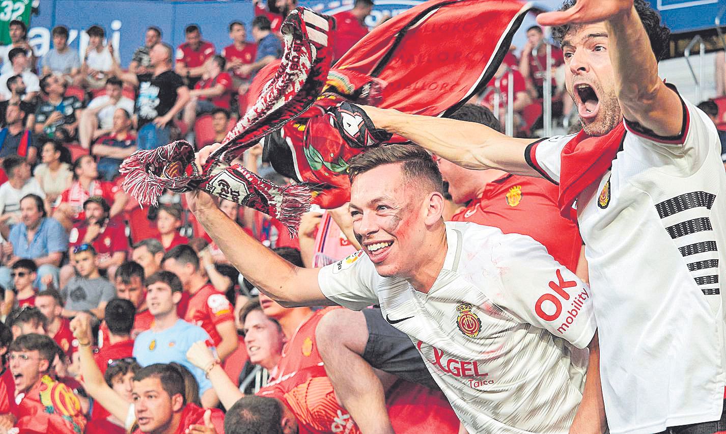 RCD Mallorca: Búscate en las mejores fotos de una afición de Primera