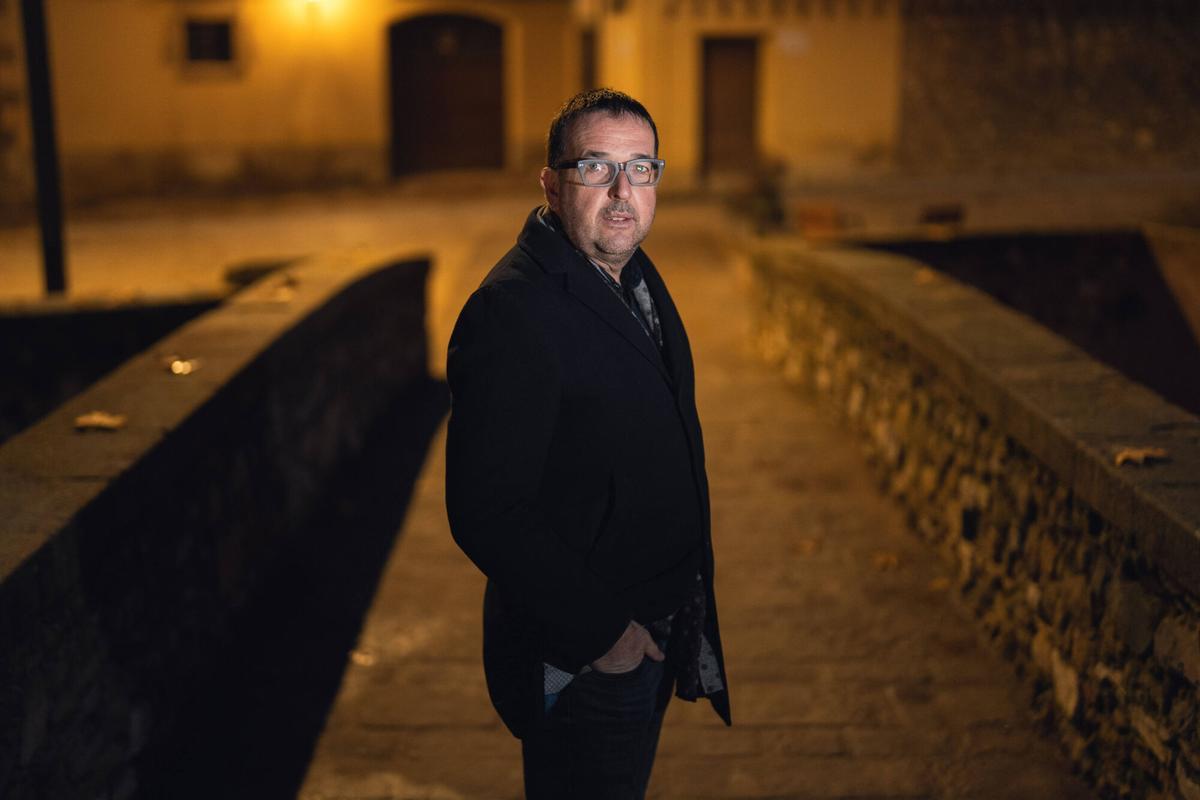 Vic, 22/12/2025. Política. Entrevista al alcalde de Vic, Albert Castells. Foto: Zowy Voeten / El Periódico