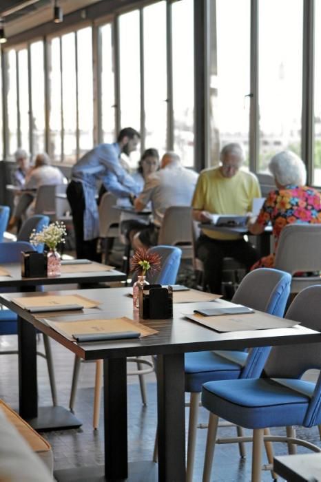 El Corte Ingles eröffnet sein Restaurant mit angeschlossenem Club del Gourmet und einer Dachterasse mit Blick auf die Kathedrale.