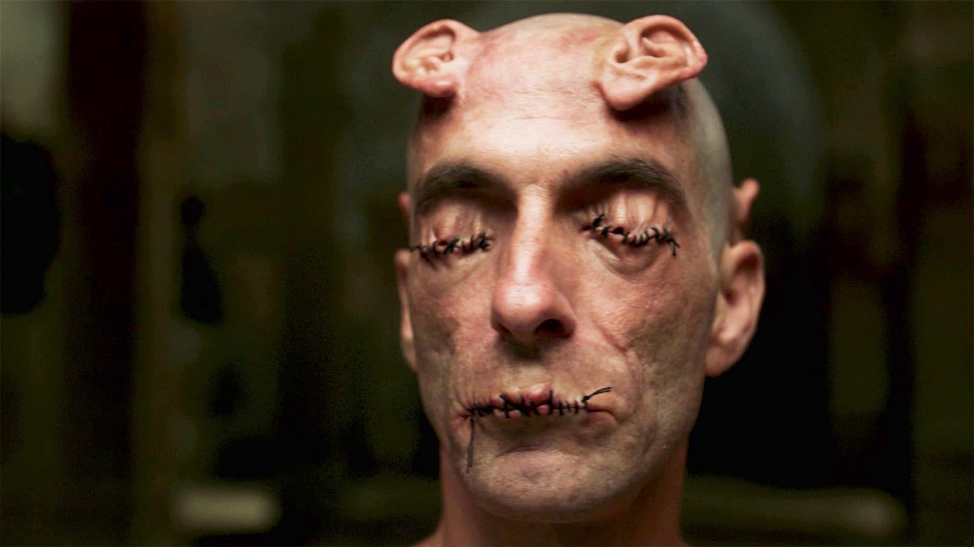Una imagen de 'Crímenes del futuro', de David Cronenberg