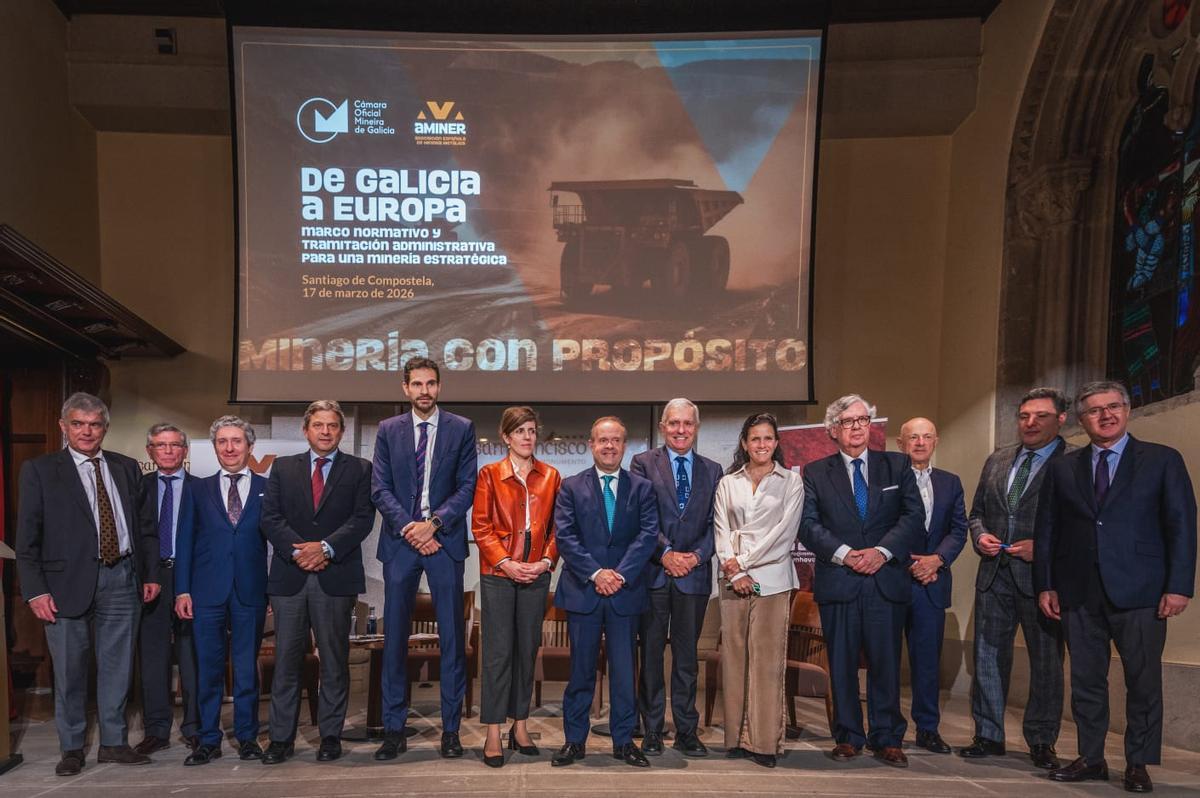 Participantes en la jornada celebrada este martes en Santiago