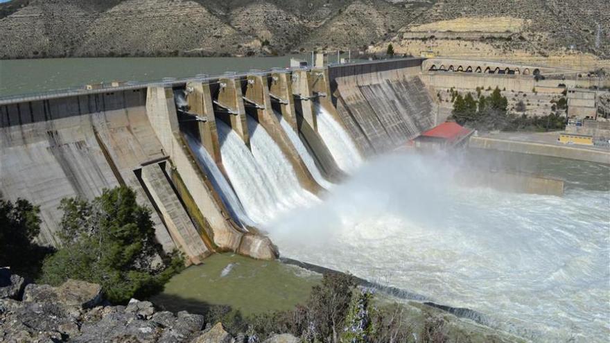 Los embalses de la cuenca del Ebro, al 89,2 % tras bajar un 0,8% la última semana