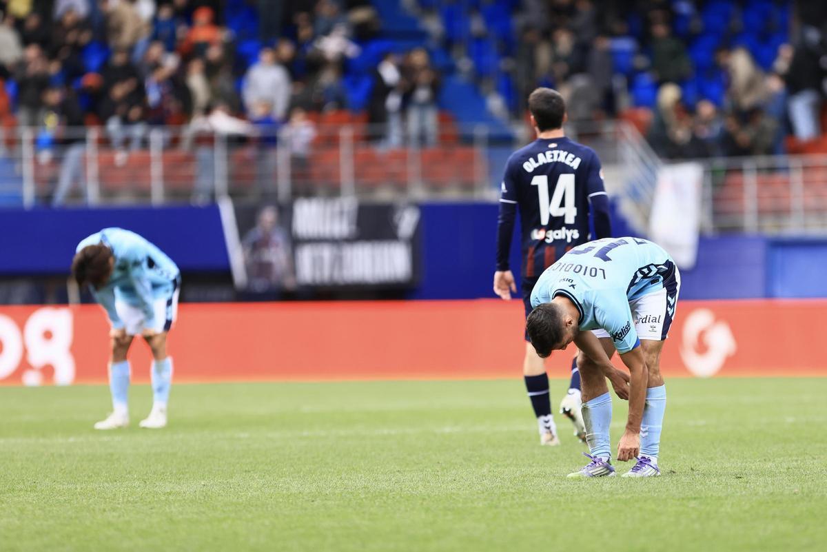 Loiodice y Miyashiro, cabizbajos tras la derrota de la UD en Ipurua