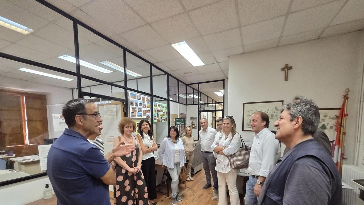 Visita del consejero a la Sección Agraria Comarcal de Santa María La Real de Nieva, en Segovia