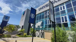 Descobreix com UNIVERSAE fa possible estudiar Infermeria de manera semipresencial