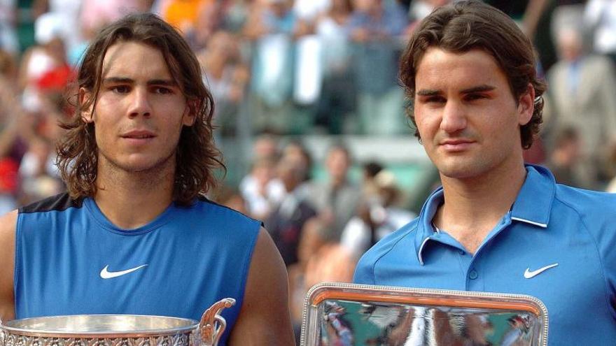 Nadal y Federer, tras la final de Roland Garros de 2006.