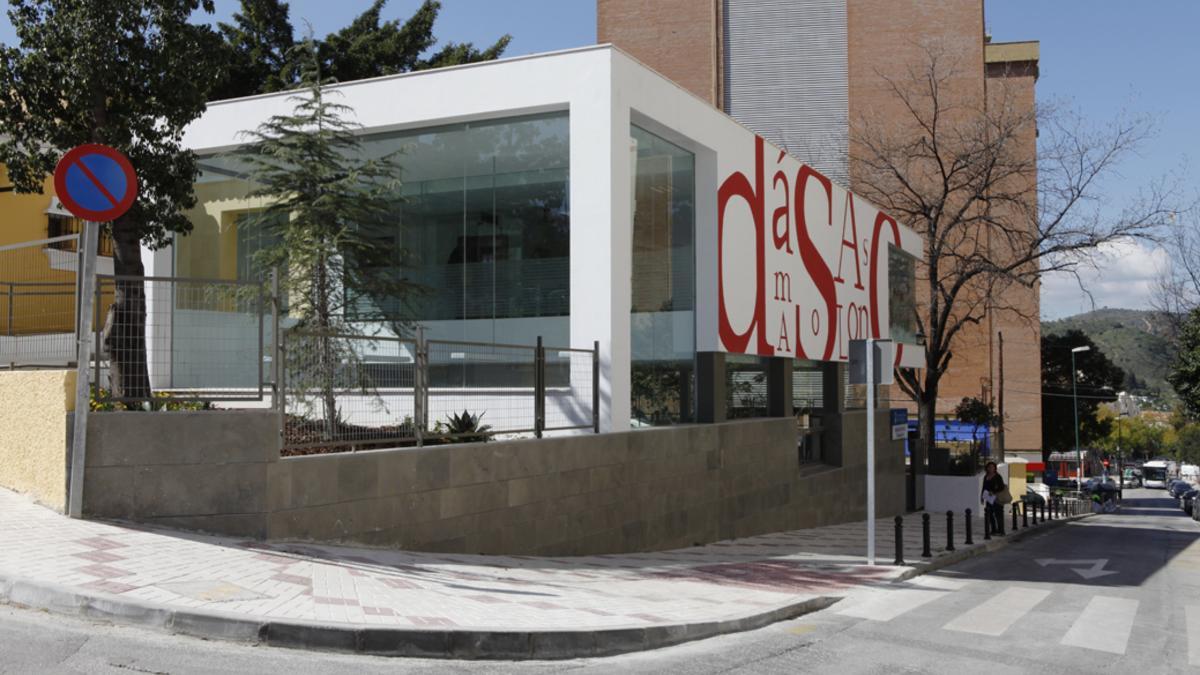 Biblioteca Dámaso Alonso, localizada en el distrito Ciudad Jardín