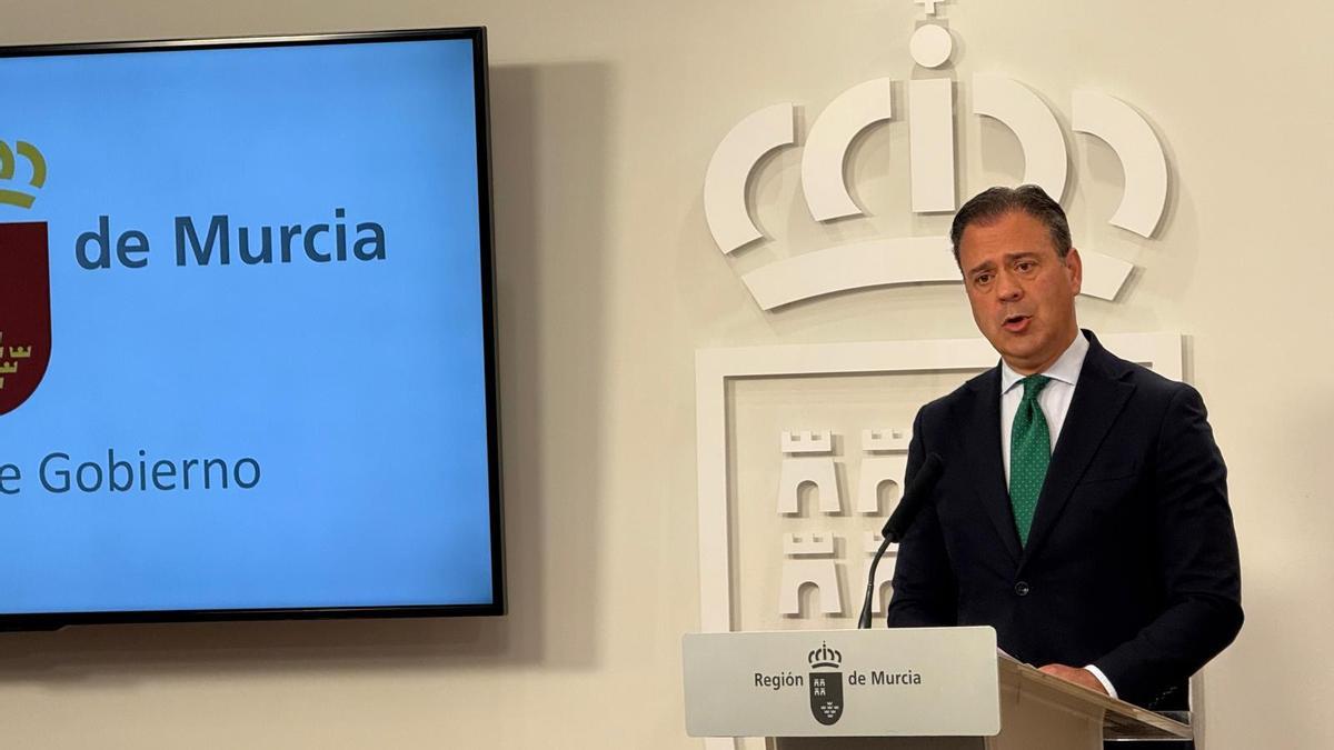 El portavoz del Ejecutivo autonómico, Marcos Ortuño, en la rueda de prensa posterior al Consejo de Gobierno.