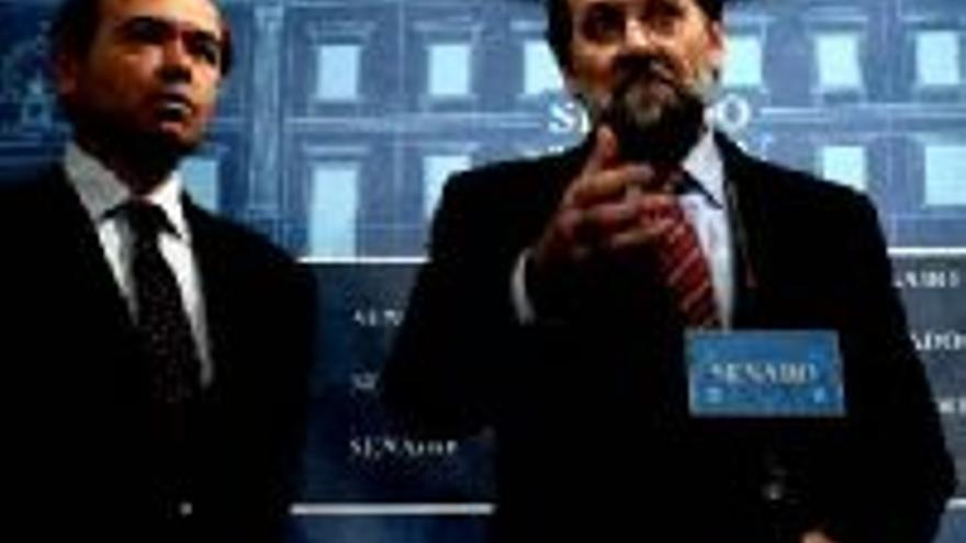 Zapatero agudiza la soledad del PP para forzarlo a apoyar el fin de ETA