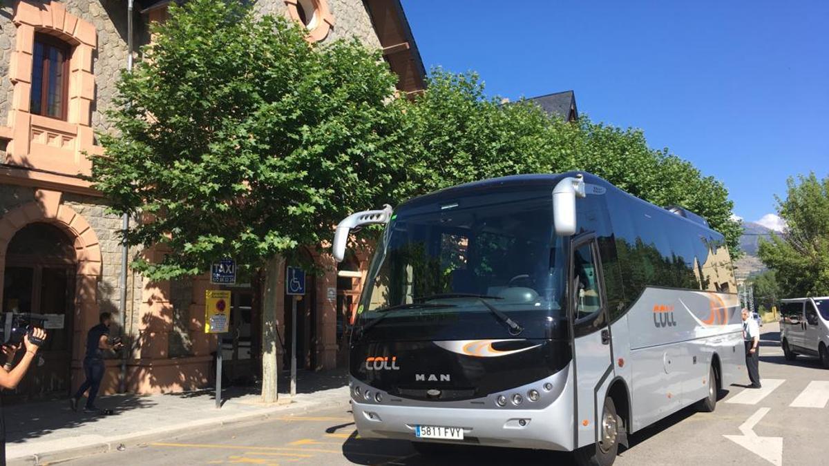 Un autocar pel servei alternatiu de Renfe a Puigcerdà
