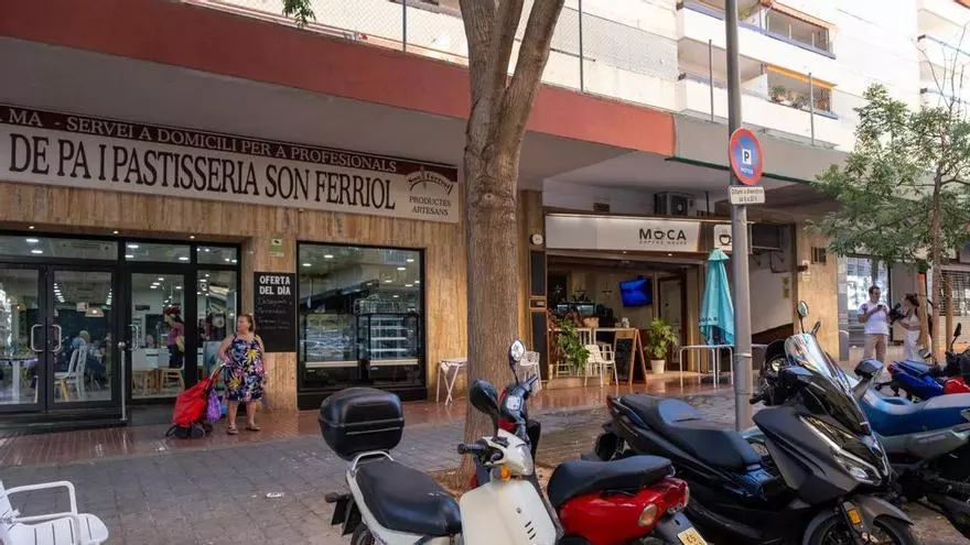 VÍDEO | Dos heridos al caerles encima un suicida que se lanzó de un piso doce en Palma