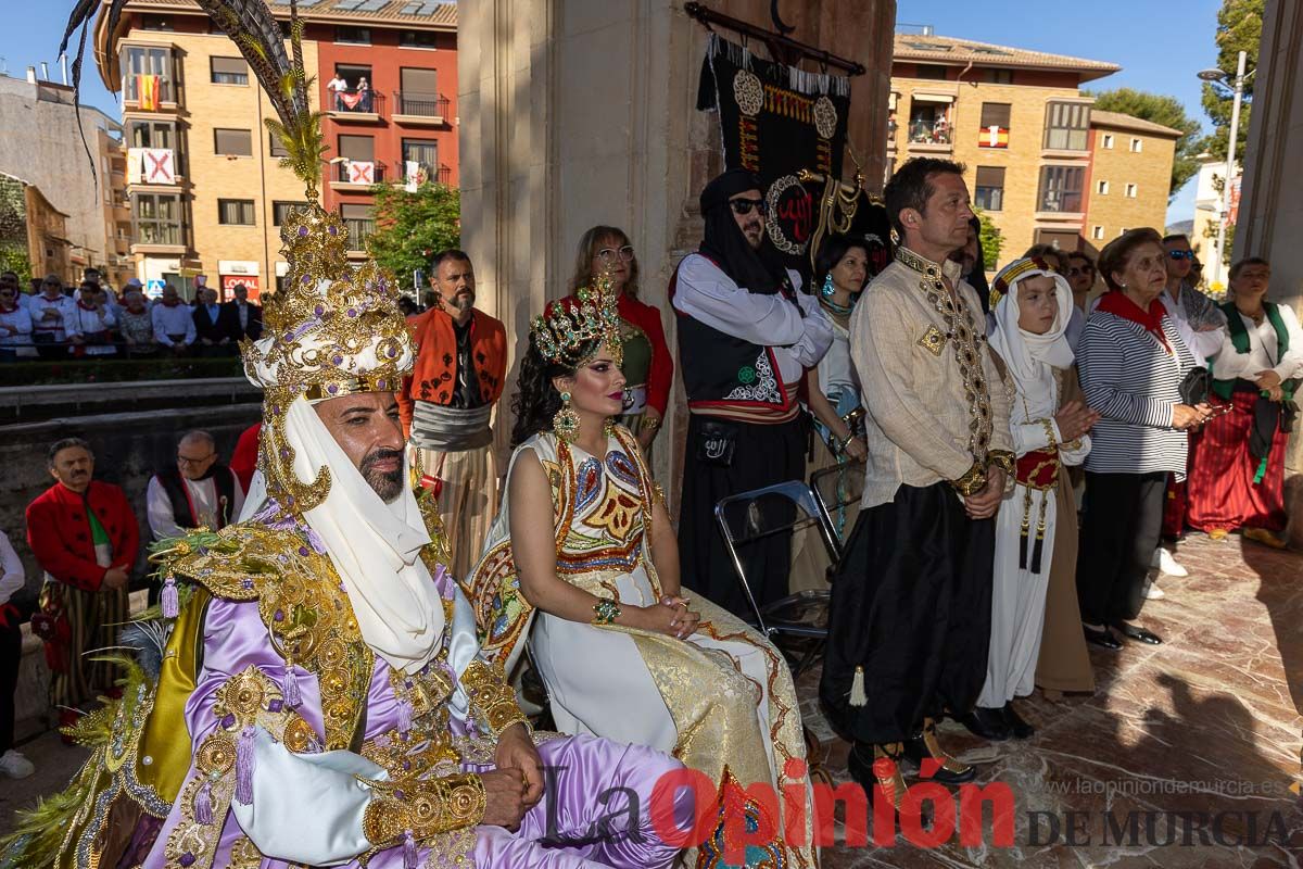 Bandeja de flores y ritual de la bendición del vino en las Fiestas de Caravaca