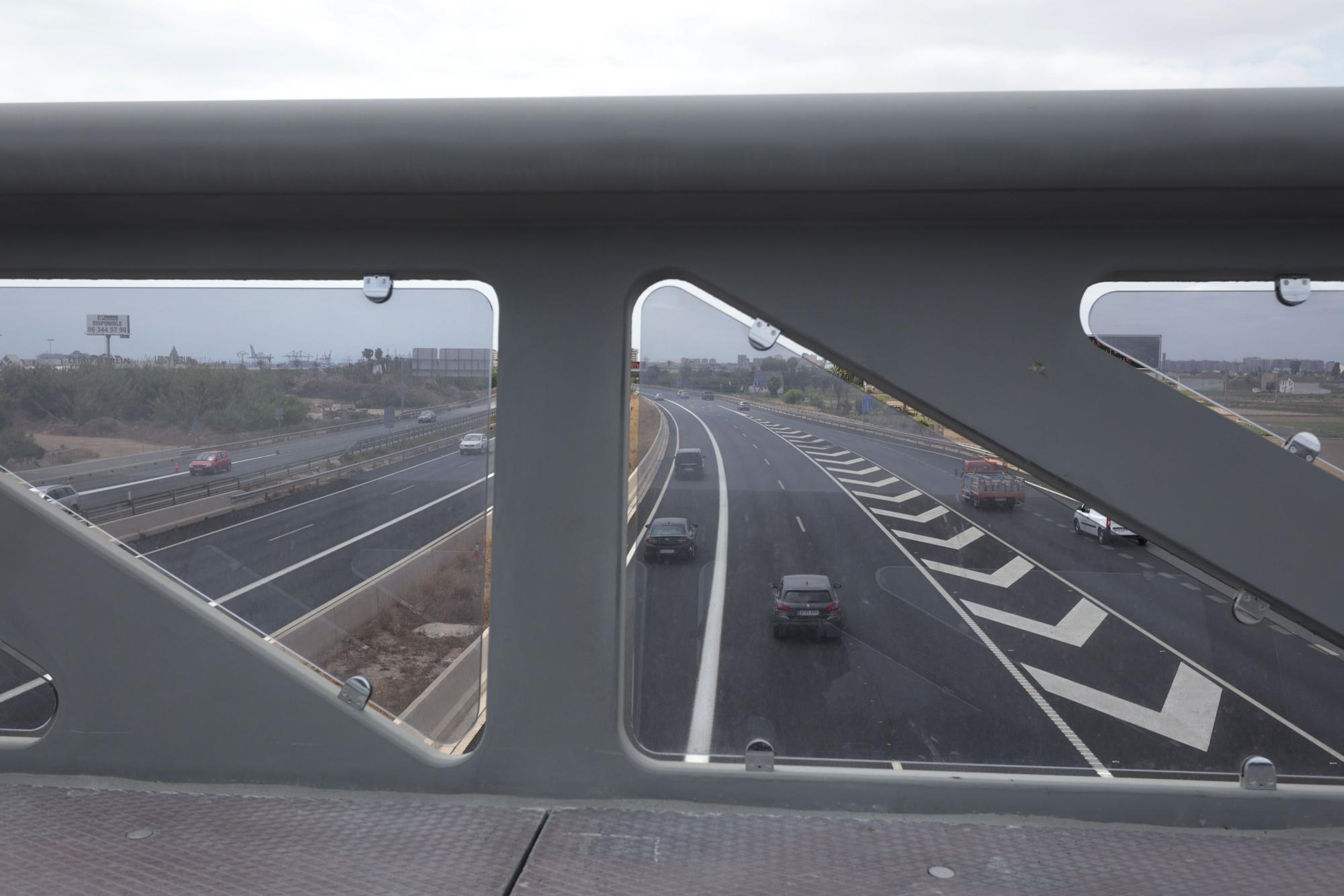 Entra en servicio la pasarela peatonal sobre la carretera V-21 entre Alboraya y Port Saplaya