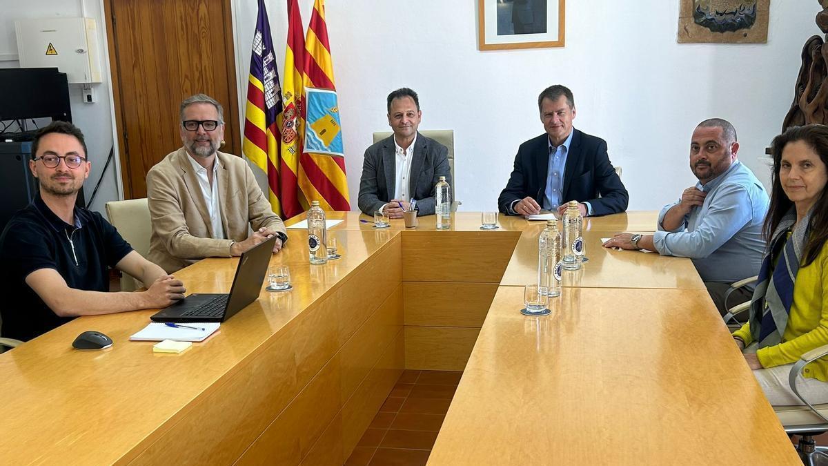 La reunión entre la embajada británica y el Consell de Formentera