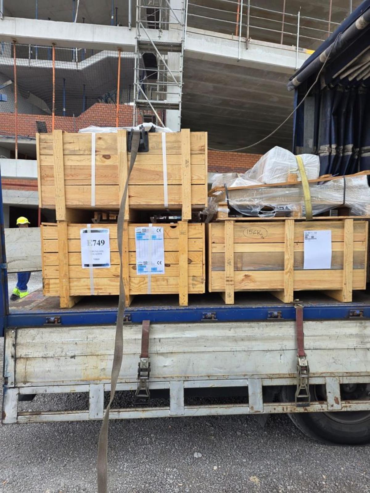 El material para la malla que sostendrá la cubierta ya está en Balaídos.