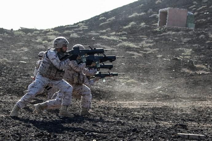 Ejercicios de adiestramiento terrestre en los campos militares de La Isleta y Pájara