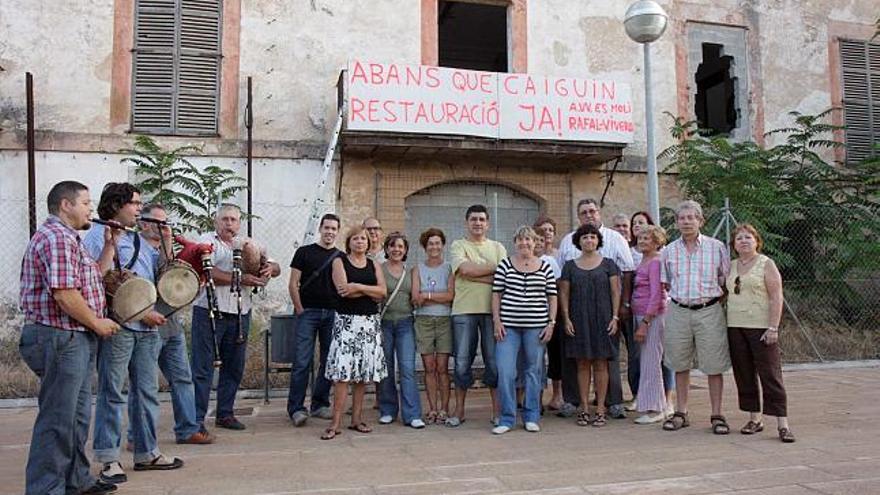 Pasacalles reivindicativo celebrado ayer por la asociación de vecinos Es Molí Rafal-Vivero.