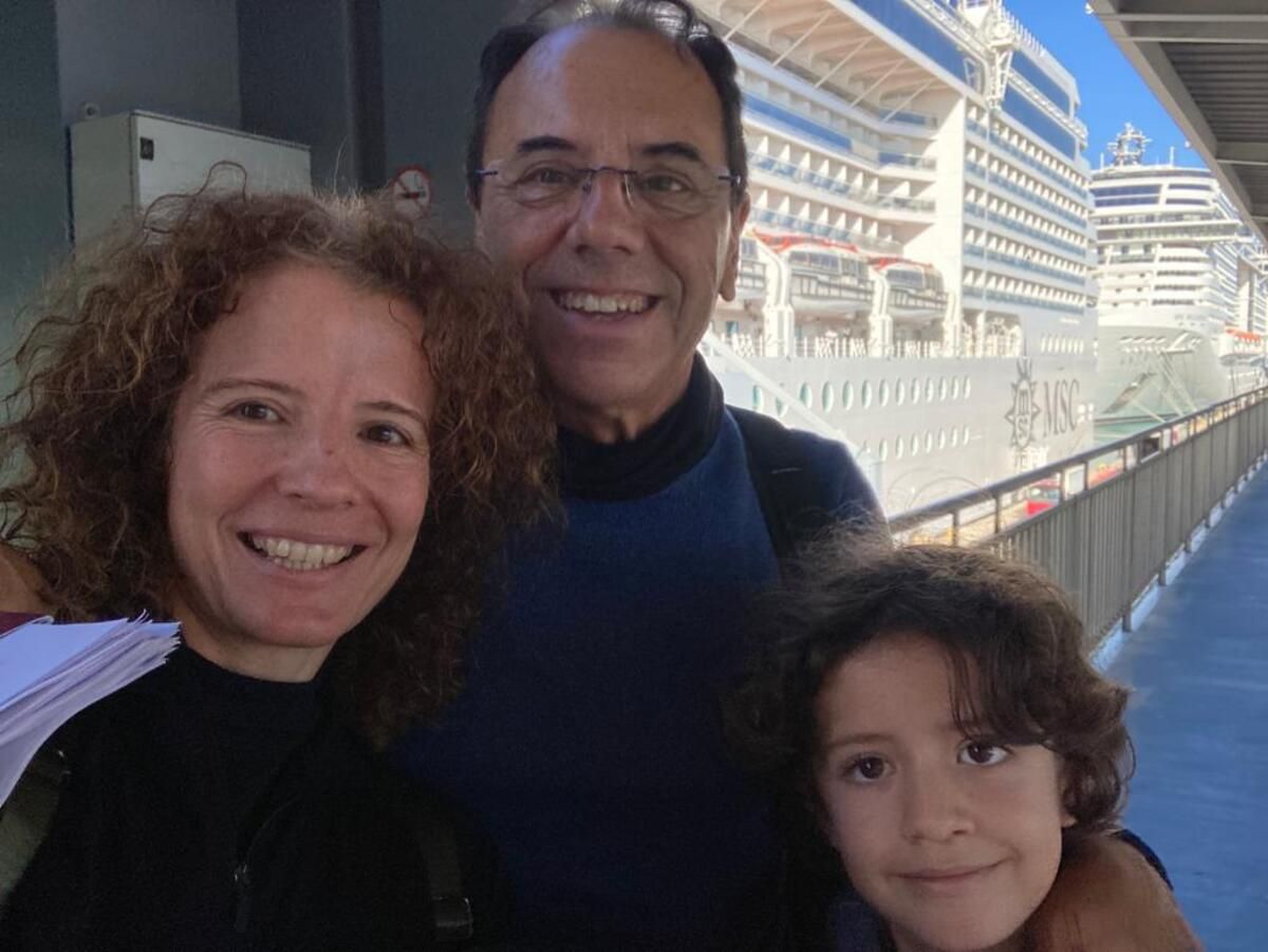 Los lanzaroteños Eloy Ramil y Mar Vidal dan la vuelta al mundo en un crucero con su hijo, Eliot