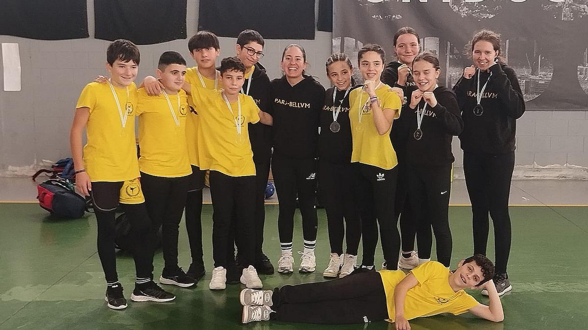 Deportistas mañeses que participaron en el certamen celebrado en Xil.