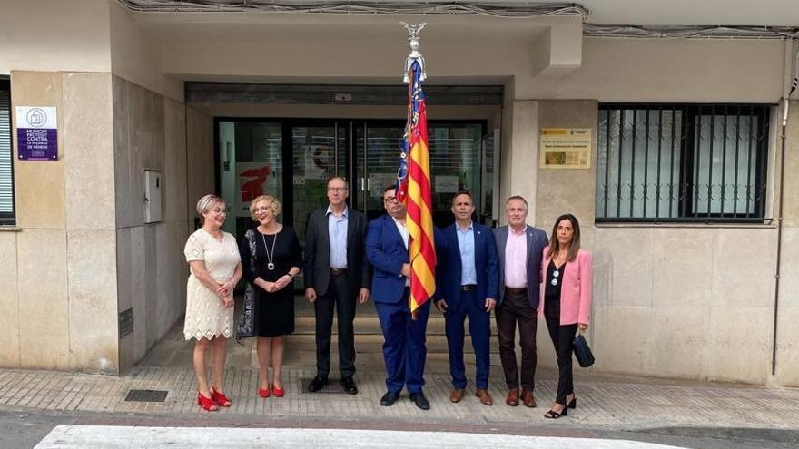 Alborache celebra la bajada de la Senyera en el ayuntamienyto