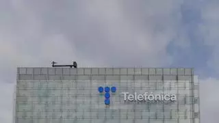 Telefónica compra un 10% del grupo OGA para reforzarse en el uso de la IA en el negocio de defensa