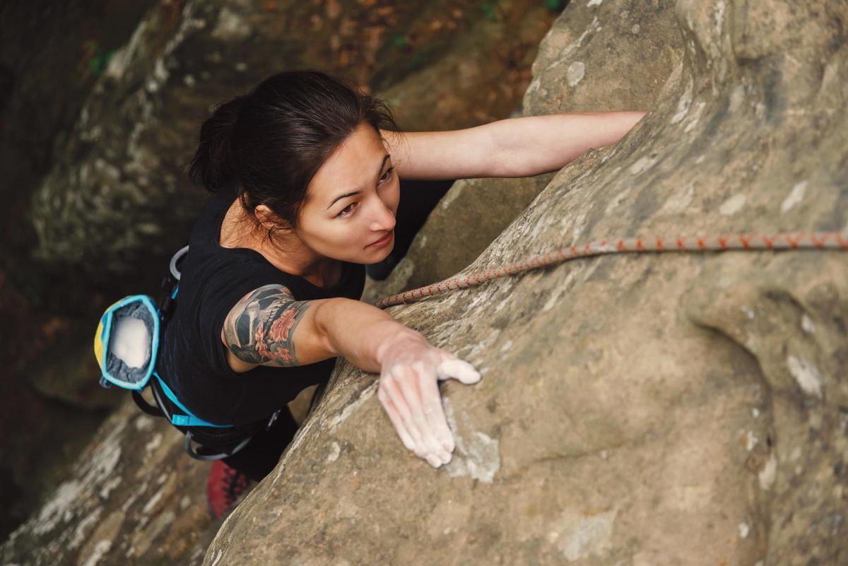 Es recomendable usar magnesio en polvo con moderación para reducir su acumulación en las rocas y el suelo.