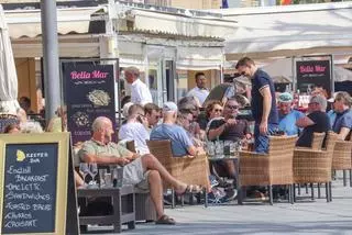 Torrevieja mantendrá la suspensión del pago de tasas a las terrazas en 2023