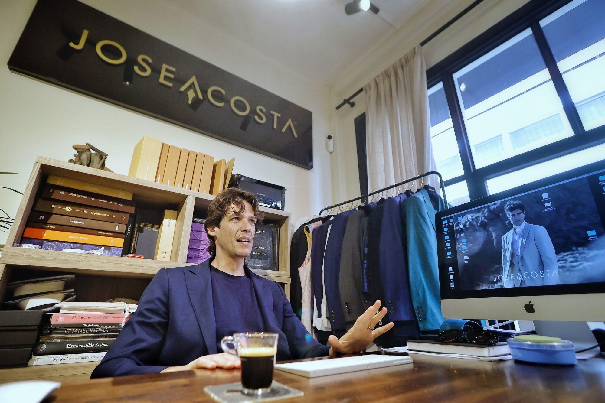 El diseñador tinerfeño José Acosta