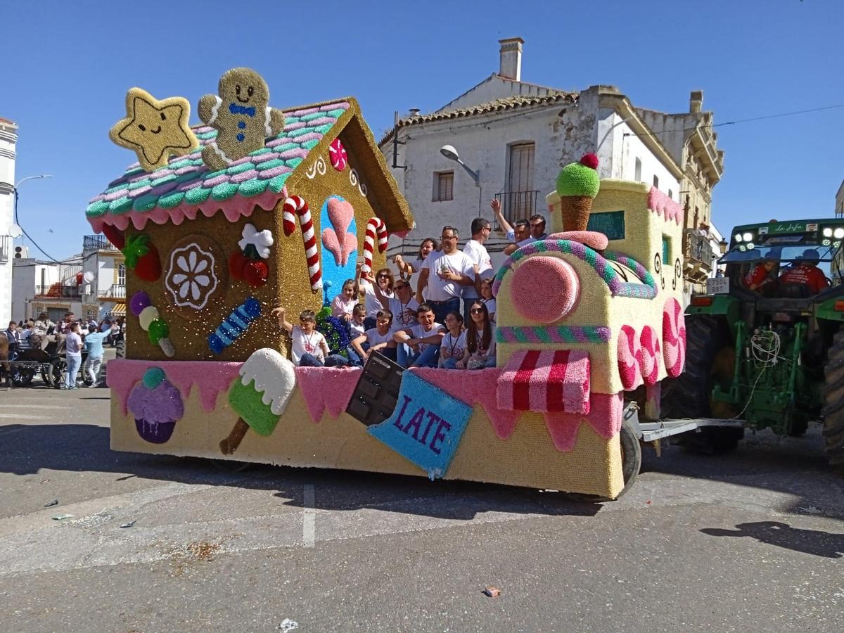 Desfile de carrozas en Campanario, con motivo de la romería de Piedraescrita.
