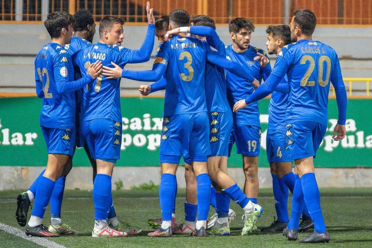 Celebración saguntinista tras el gol anotado en Torrent.