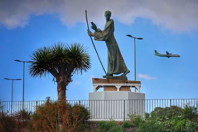 Escultura de Padre Anchieta en La Laguna