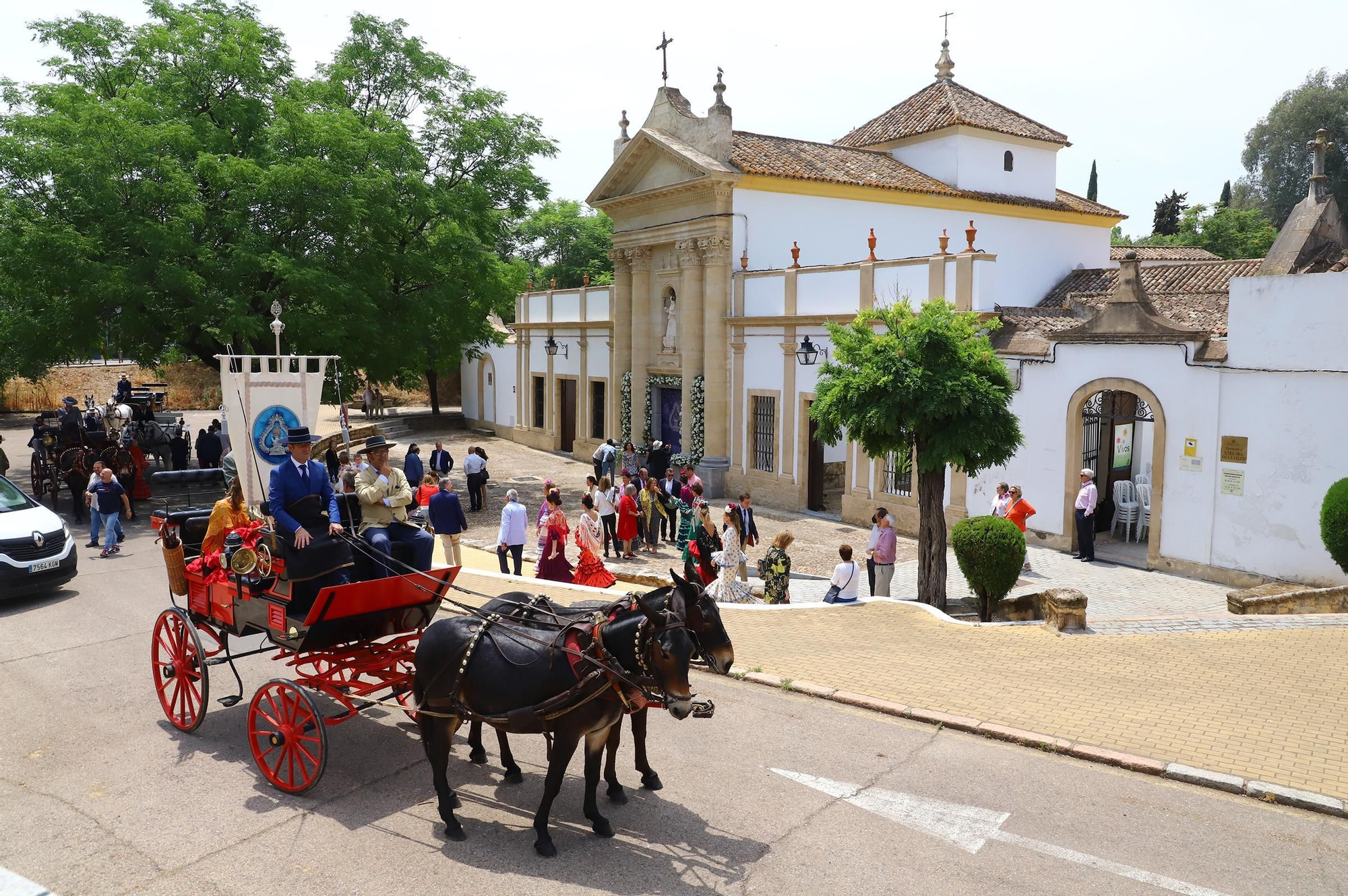 Carruajes y misa en honor de Nuestra Señora de la Salud