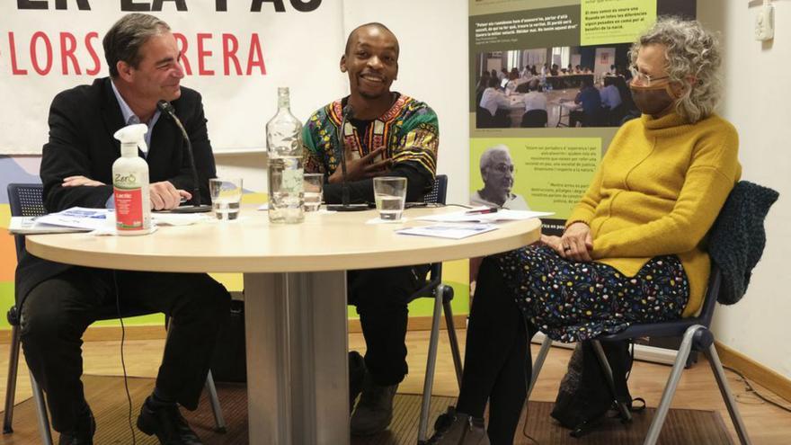 Manresa dona les gràciesa Flors Sirera i a Inshuti en un acte centrat en els valors