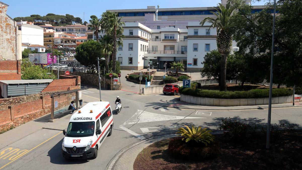 L'exterior de l'hospital de Palamós en una imatge d'arxiu.