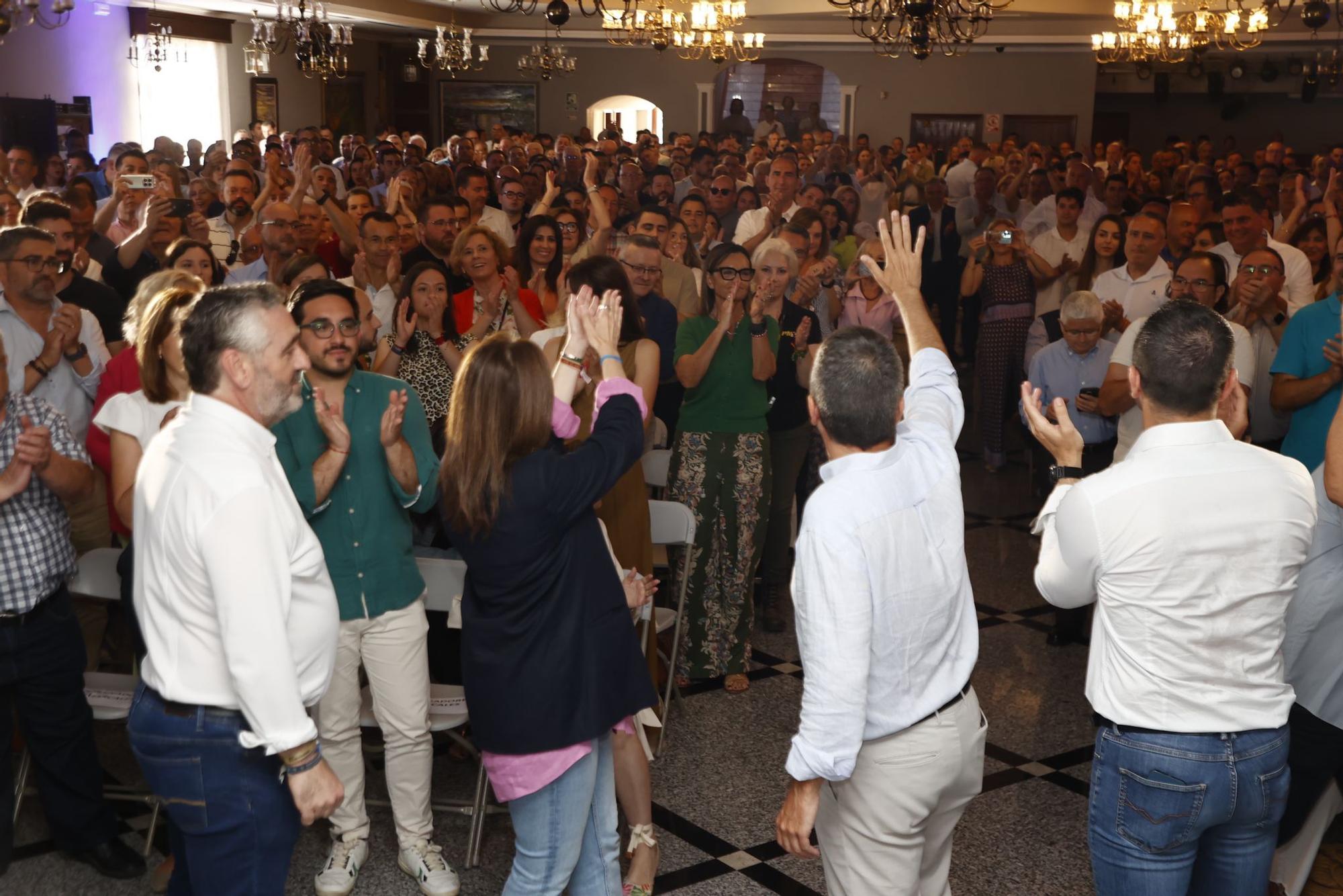 Mazón y el resto de la cúpula del PP en la junta provincial de los populares en Nàquera