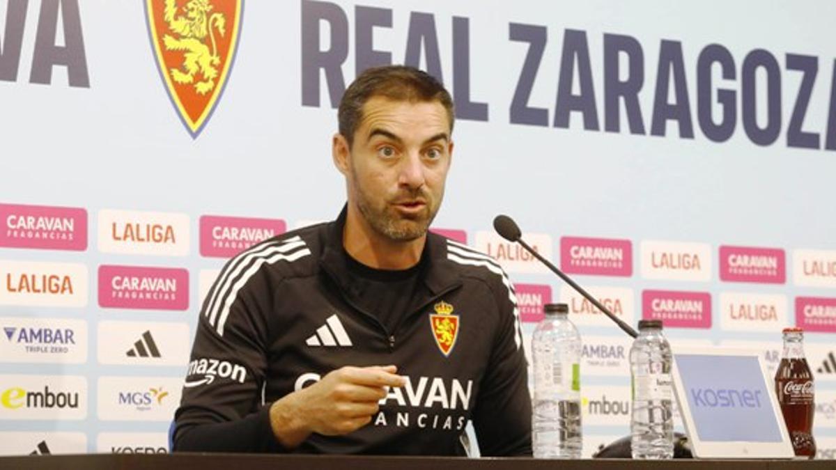 Rubén Sellés, antes de una rueda de prensa del Real Zaragoza.
