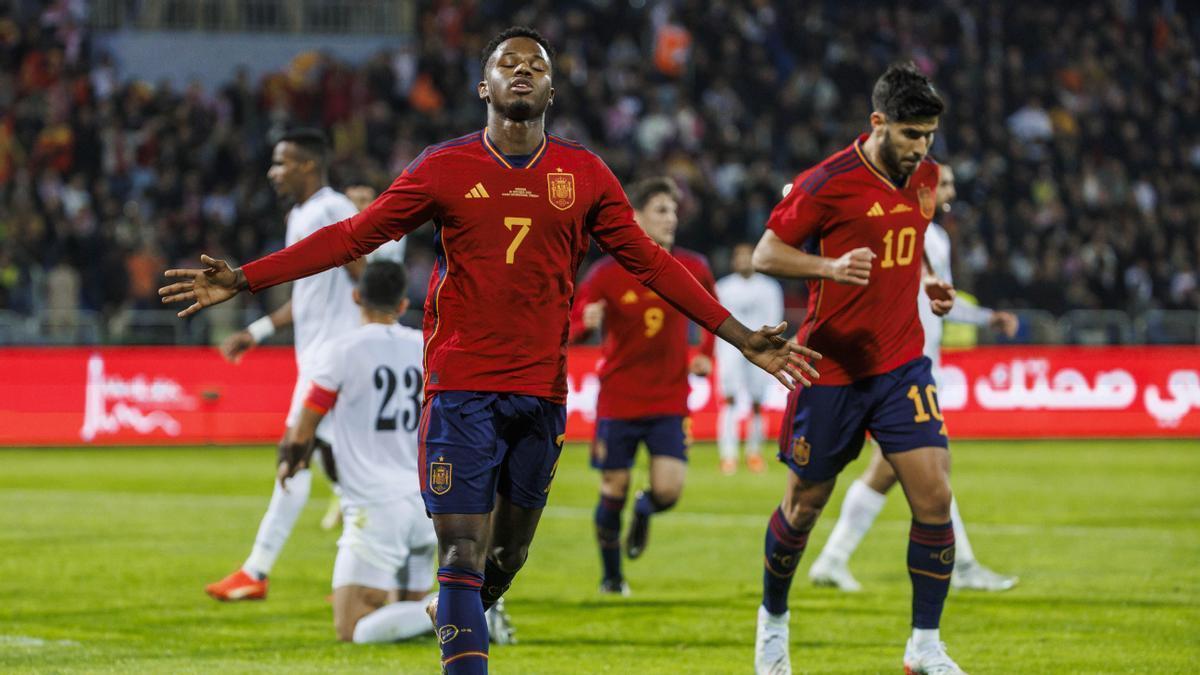 Ansu Fati celebra su gol ante Jordania.