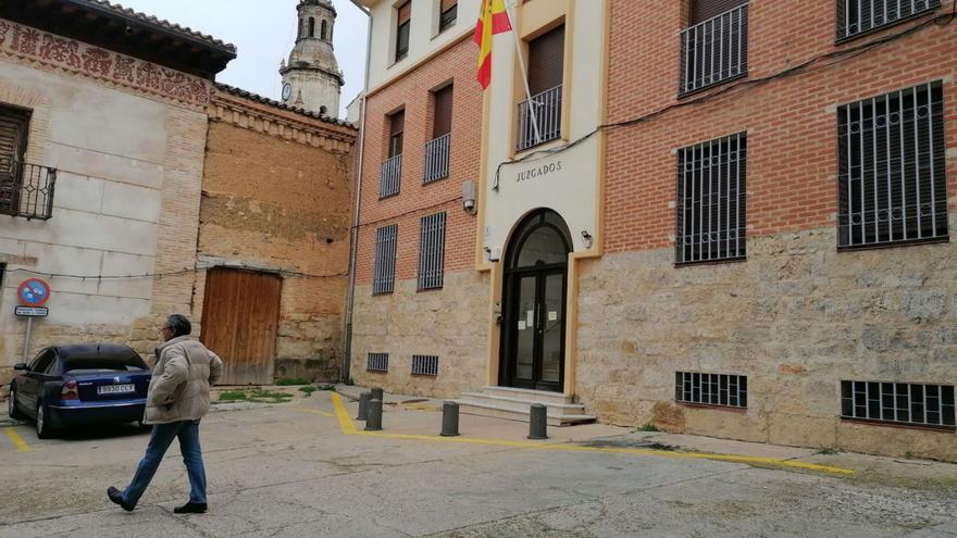 Edificio que acoge el servicio de juzgado de Toro, ubicado en la plaza del Concejo. | M. J. C.