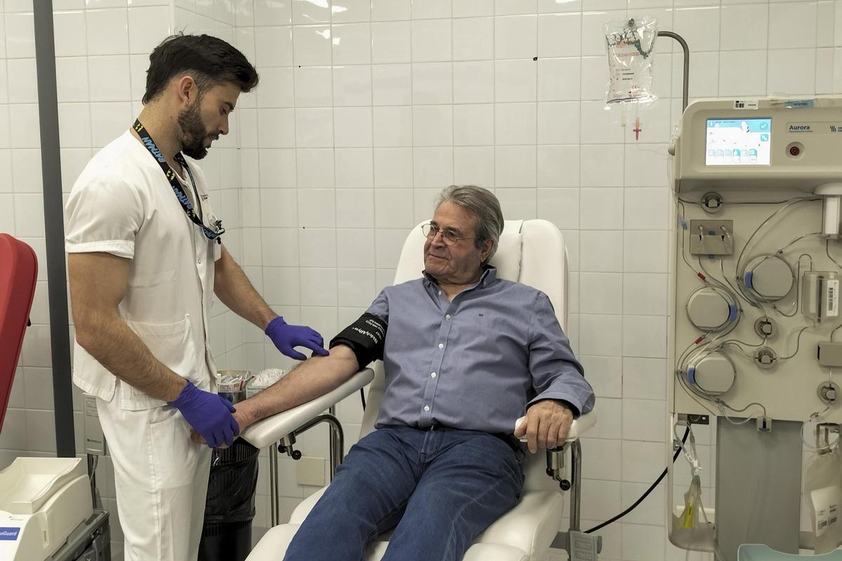 Francisco del Amo Zarzo ha realizado este martes su donación de sangre número 500