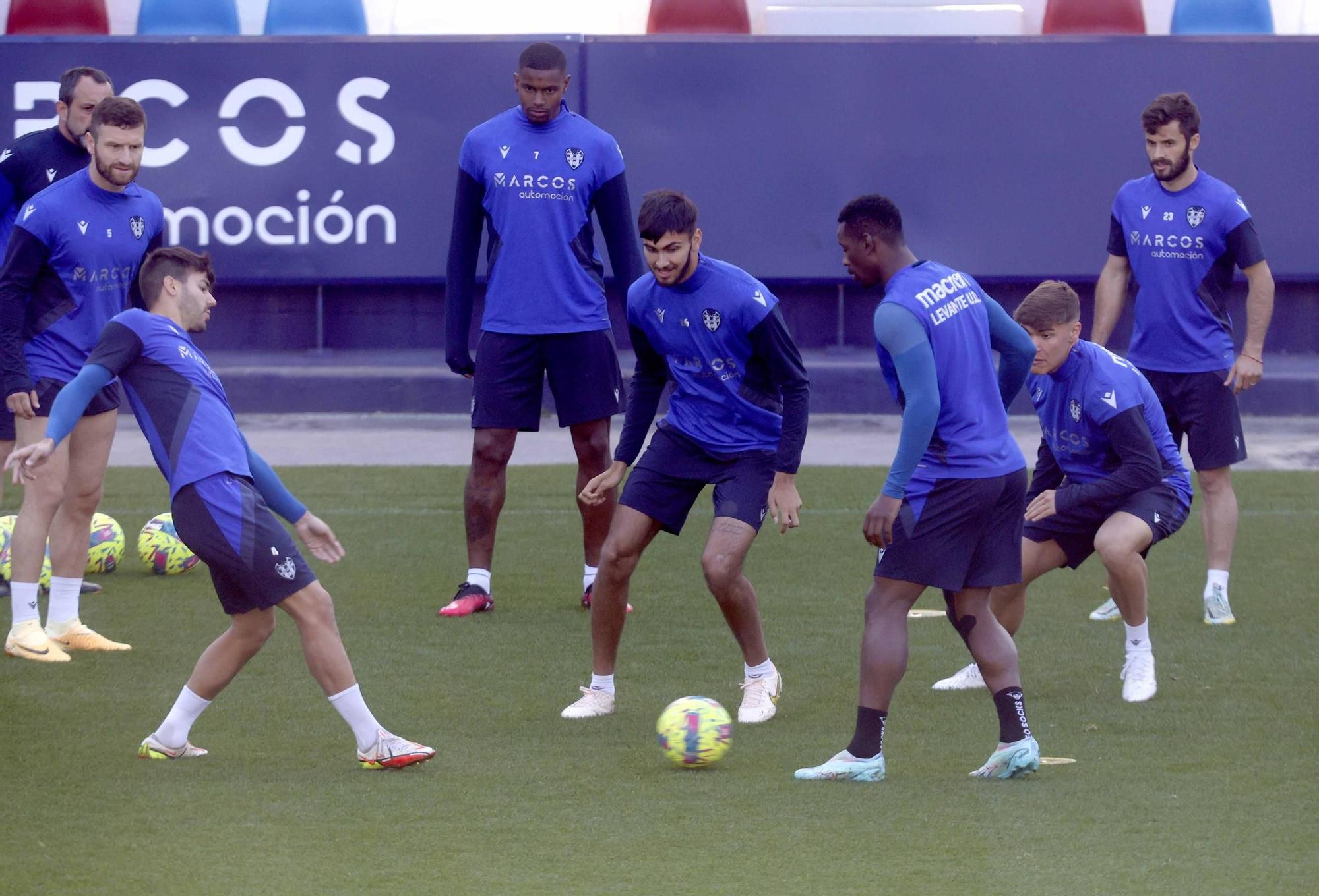 Sesión de entrenamiento del Levante UD