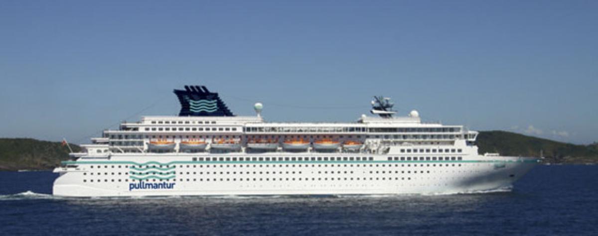 El creuer Zenith, en una imatge de la web de la companyia Pullmantur. El creuer Zenith, en una imatge de la web de la companyia Pullmantur.