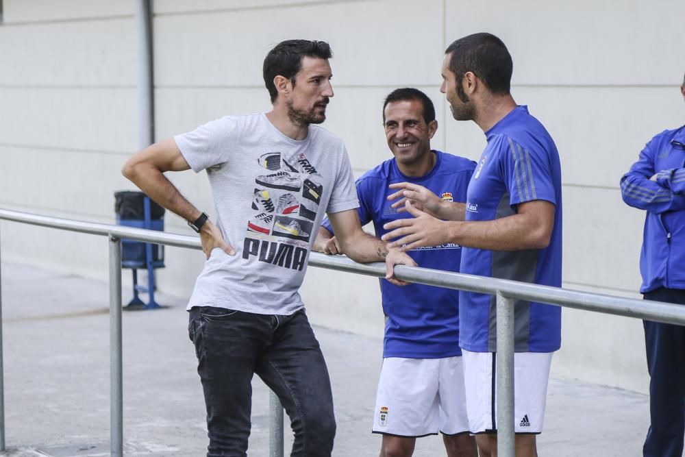 Toché visita el campus del Oviedo