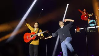 El "Asturias, patria querida" de Estopa desata la euforia en una gran noche del Boombastic