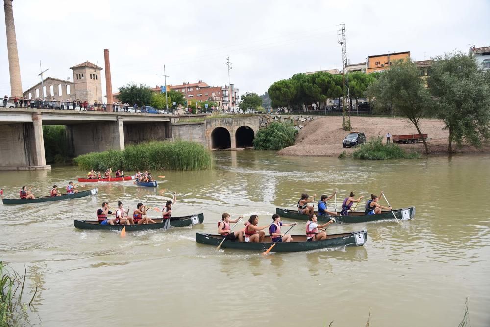 Més de 170 persones participen en la sisena Competició de Canoes al riu de Sallent