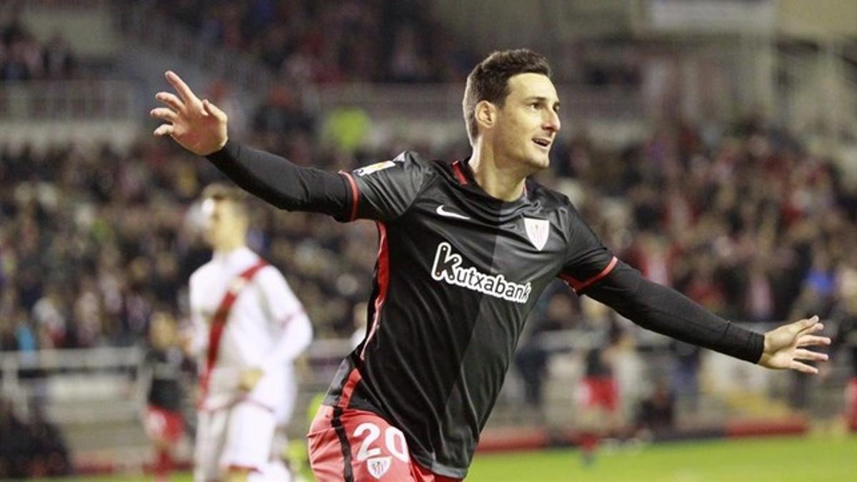 Aduriz celebra un gol, esta temporada.