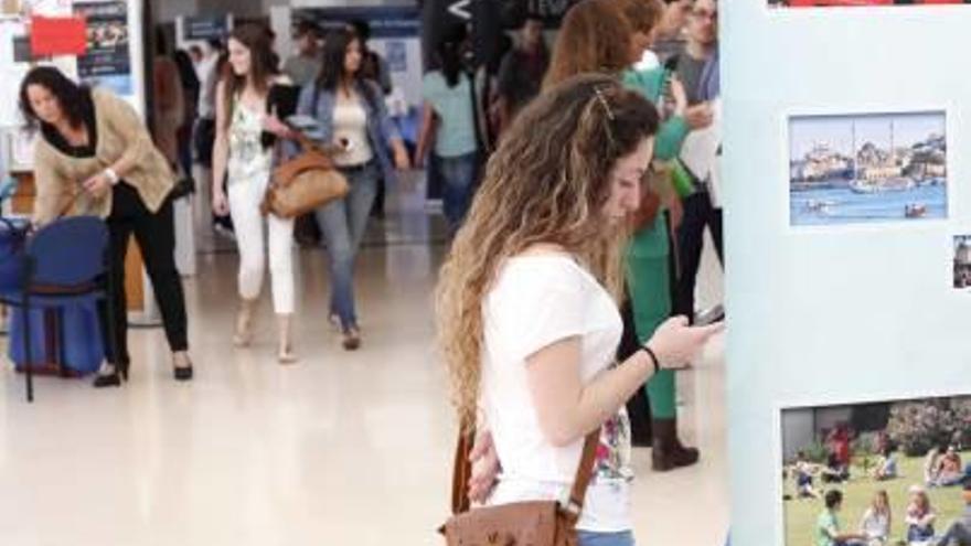 Una feria del trabajo en la Universidad de Alicante.