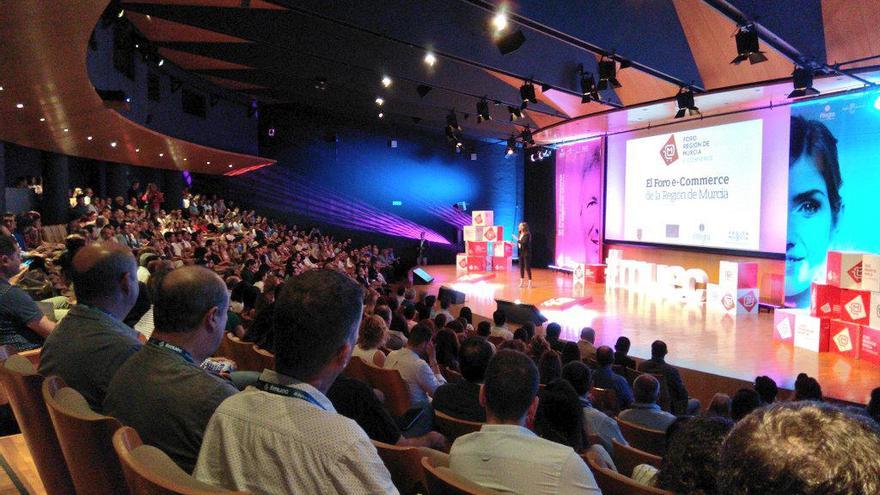 La primera edición del foro ´Región Murcia e-Commerce´ se saldó con un lleno total del Auditorio regional Víctor Villegas.